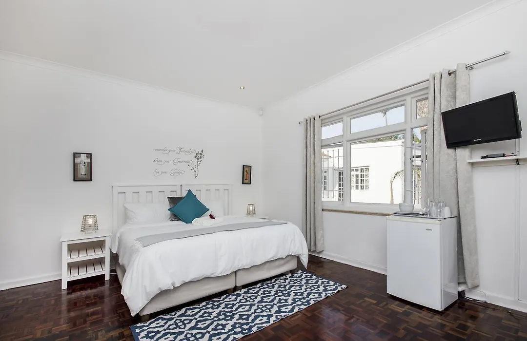 Emabaleni Guest House Pty Ltd-1