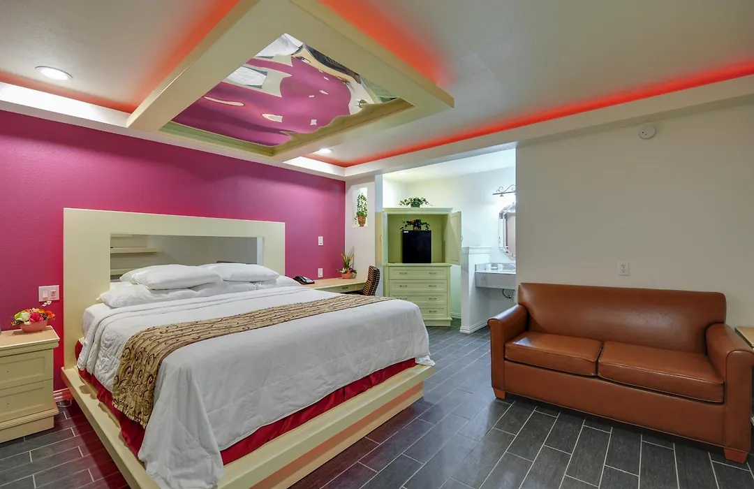 Romantic Inn & Suites-1