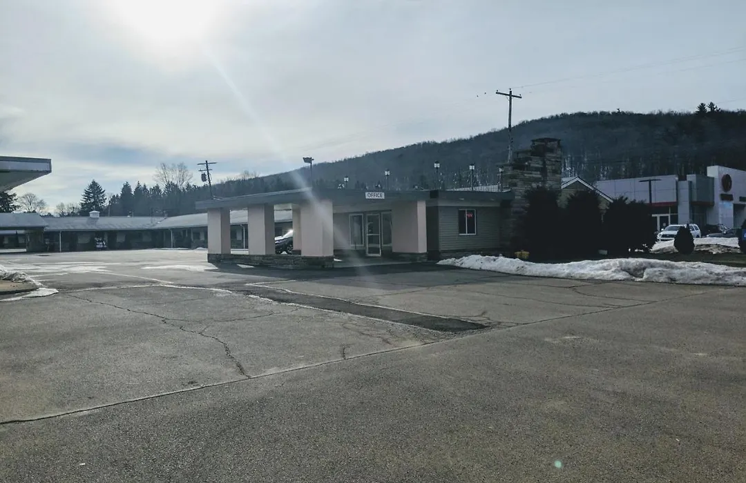 Americas Best Value Inn Bradford-1