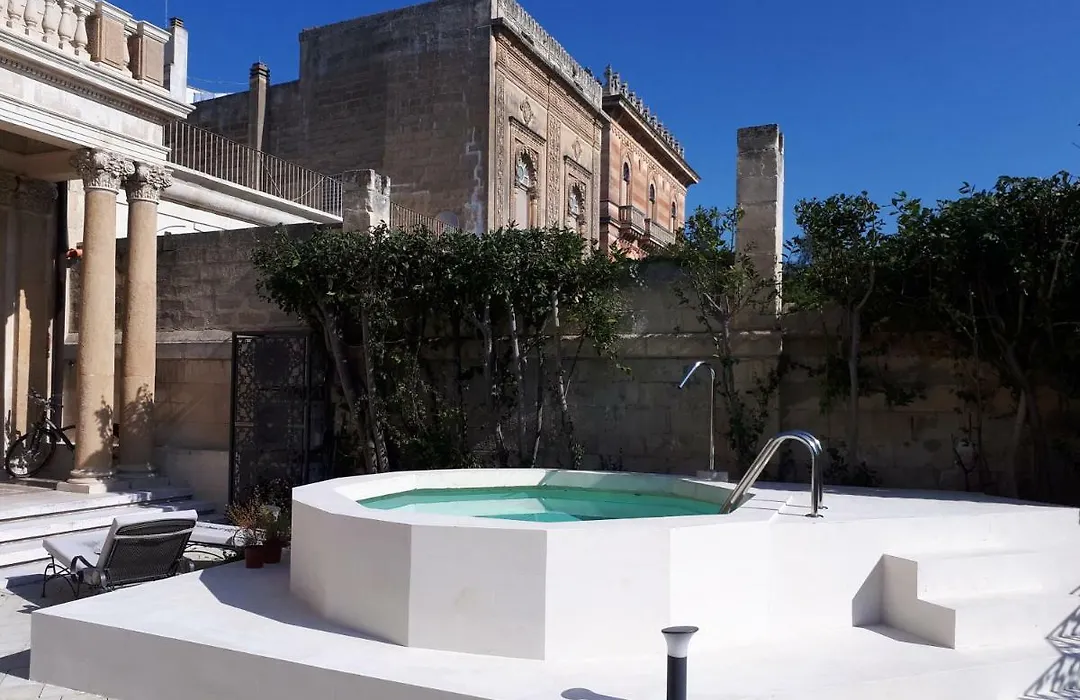 Dimora Charleston Lecce parcheggio privato in loco gratis-1