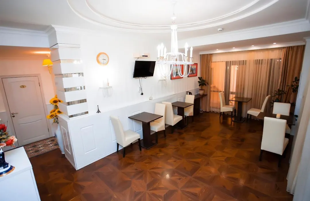 Aruna Hotel-1