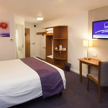 Premier Inn Kings Langley-3