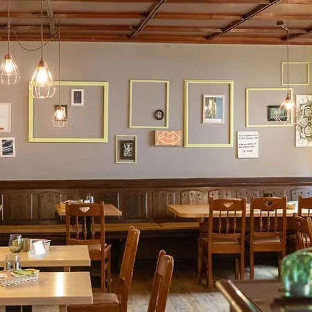 Hotel Restaurant Grüner Baum und Altes Tor-2