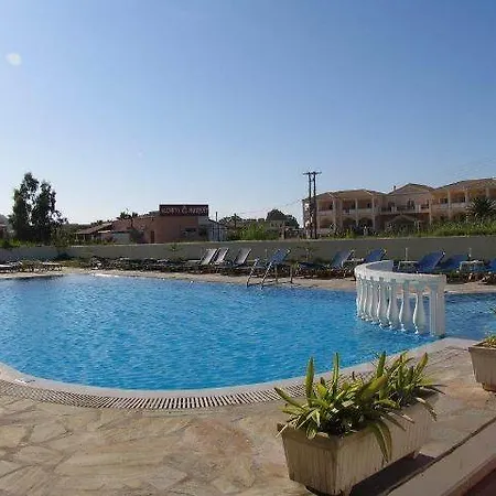 Alexis Pool Apartments-3