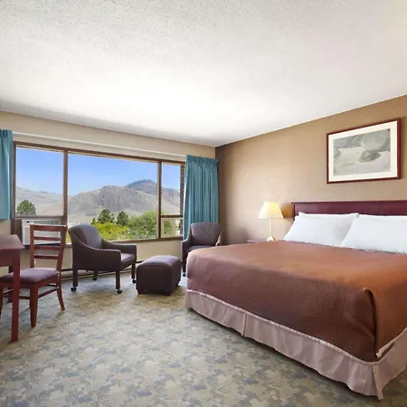 Knights Inn Kamloops-2