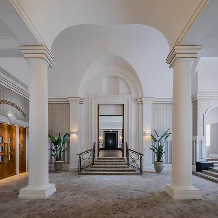 The Queens Hotel-3