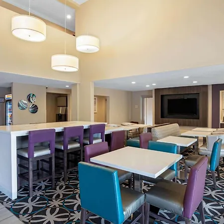 La Quinta Inn & Suites By Wyndham Las Vegas Nellis-2