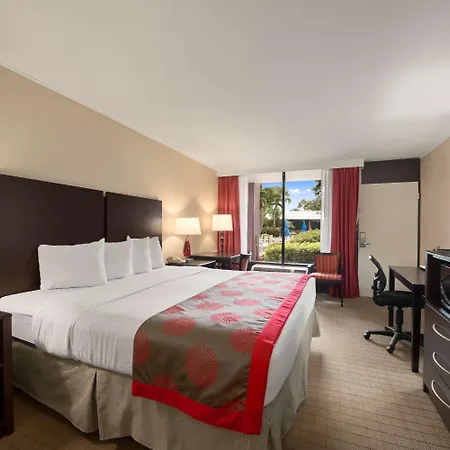 Collins Hotel Naples-3