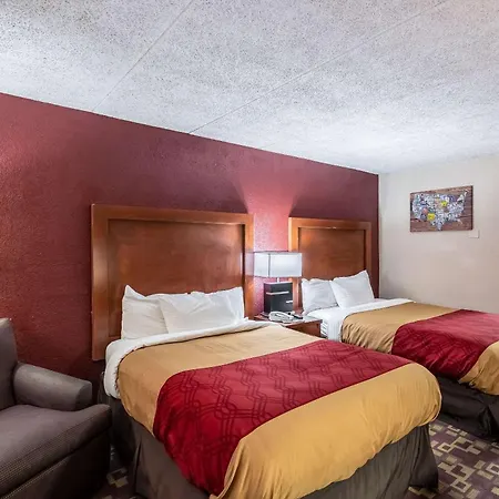 Econo Lodge Zanesville-3