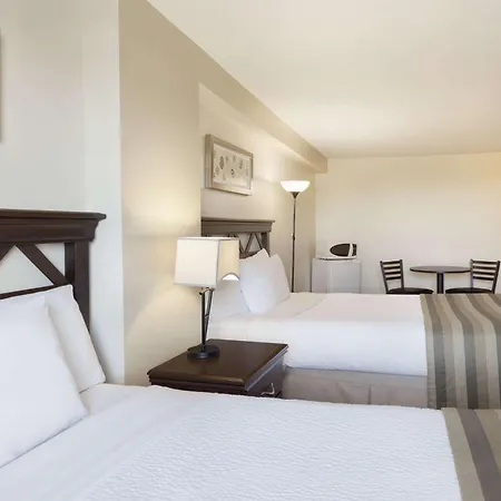 Days Inn By Wyndham Montreal East-2