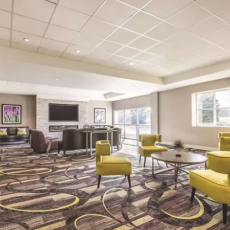 La Quinta By Wyndham Cincinnati Sharonville-3