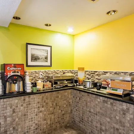 Quality Suites Memphis/ Wolfchase Galleria-3