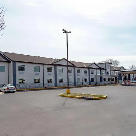 Quality Inn Mishawaka - South Bend-3