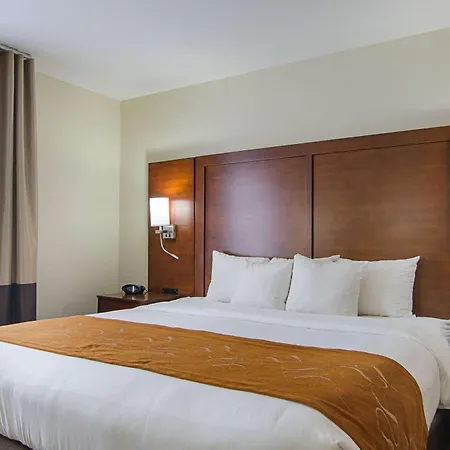 Quality Suites Springdale West I-49-3