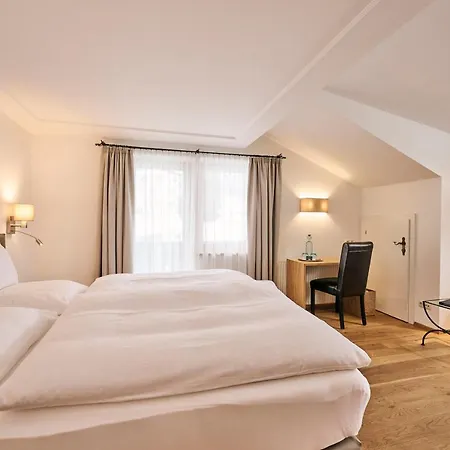Hotel Garni Sursilva-3