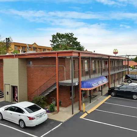 Americas Best Value Inn Near Downtown Nashville-3