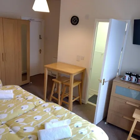 Elm Tree Guest House-3