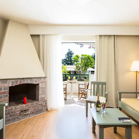Trefon Hotel Apartments And Family Suites-2
