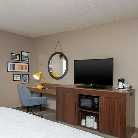 Hampton Inn Warsaw-2