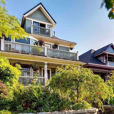 The Ivy On Parker Guest House-3