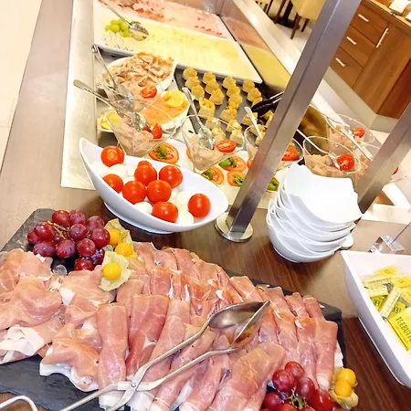Hotel Garni Colora-3