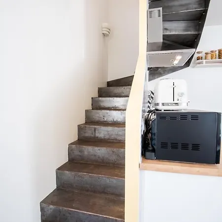Comfort And Modernity In A Townhouse-2