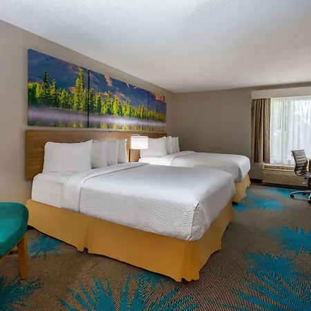 Days Inn & Suites By Wyndham Denver International Airport-3