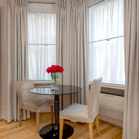 17 Hertford Street-2