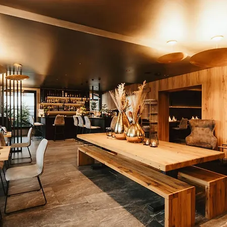 Almmonte Praeclarum Suites - Casual Boutique Hotel-2