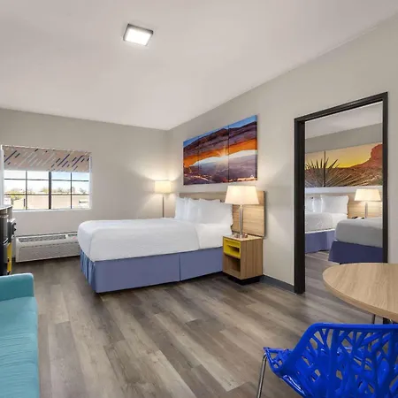 Days Inn & Suites By Wyndham Tucson/Marana-2