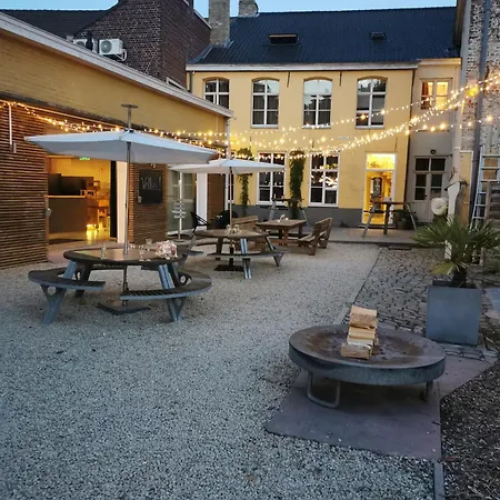 Skindles Guesthouse-3