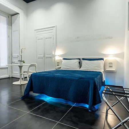 Skyhouse Chiatamone-2