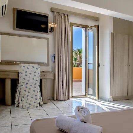 Elmi Beach Hotel & Suites-3