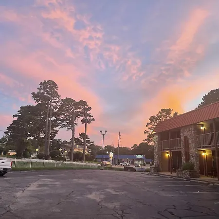 Eureka Springs Heritage Motel-2