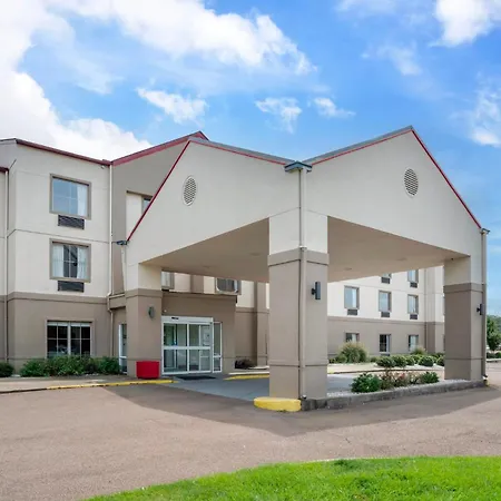 Red Roof Inn Plus & Suites Vicksburg-3
