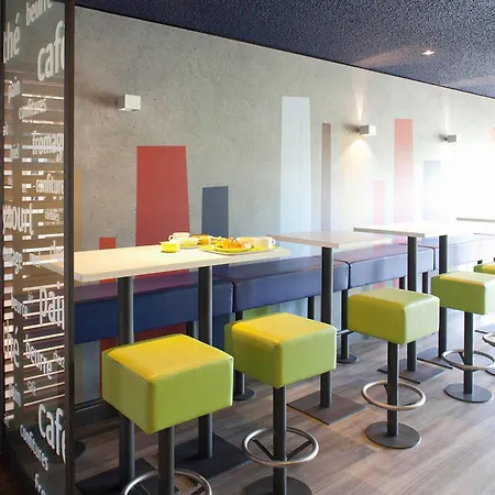 Ibis Budget Tarbes-2