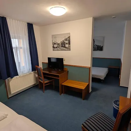 Hotel am Bayrischen Platz-3