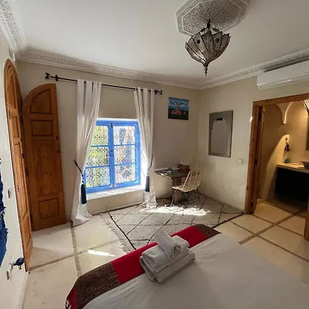 Riad Chameleon-3
