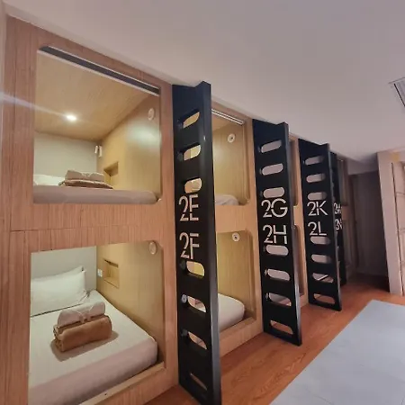 Moonstar Cebu Capsule Hotel-2