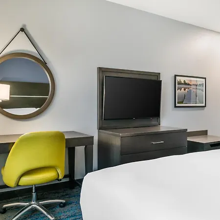 Comfort Inn & Suites Adrian-3