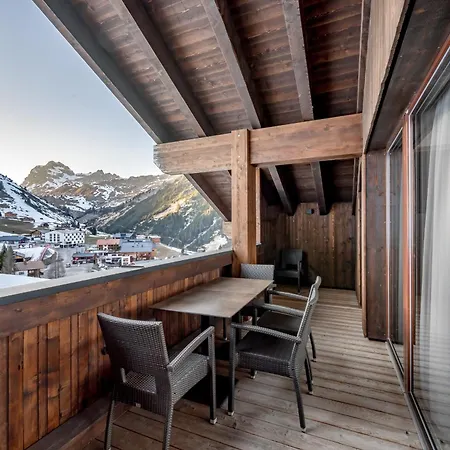 AlpenParks Hotel&Apartment Arlberg Warth mit Pool-3