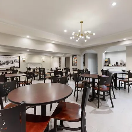 Super 8 By Wyndham New Orleans-3