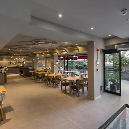 Upsuites Hotel-3