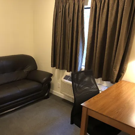 Travelodge By Wyndham Pasadena Central-3