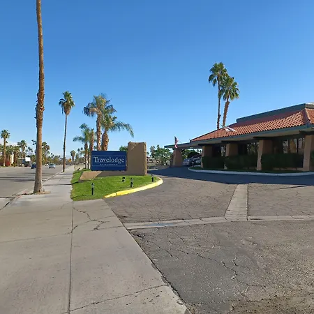 Travelodge By Wyndham Palm Springs-3