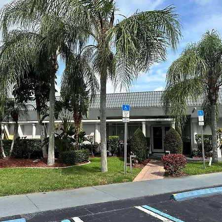 Ramada By Wyndham Cocoa-2