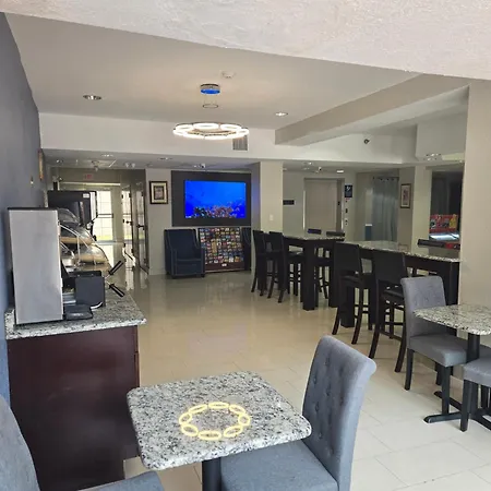 Days Inn & Suites By Wyndham Tampa/Raymond James Stadium-2