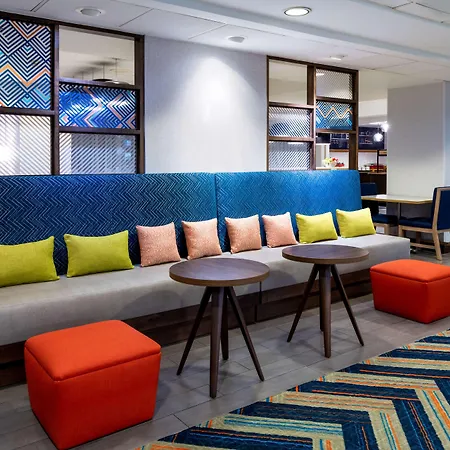 Hampton Inn Denver-International Airport-2