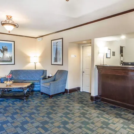 Quality Inn Tulsa-Downtown West-2
