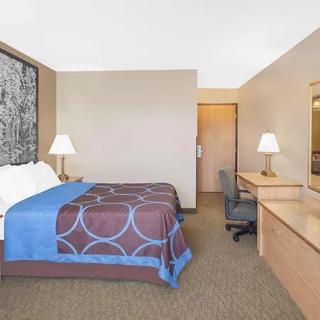 Super 8 By Wyndham Seville-3